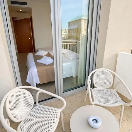 Regal 3*
