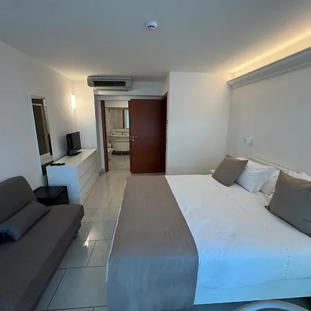 Regal فندق 3*