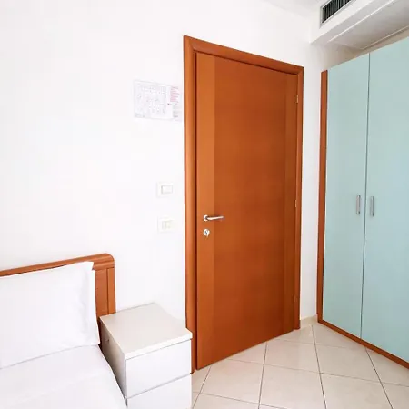 Regal Hotel 3*