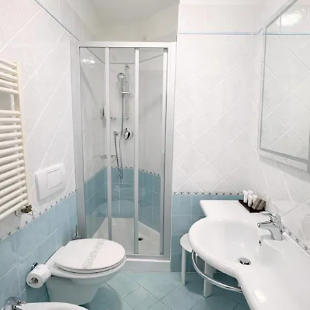 Regal Hotel 3*