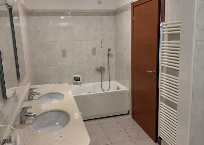 Regal فندق ريميني