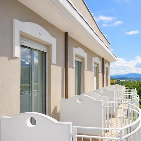 Regal Hotel 3*