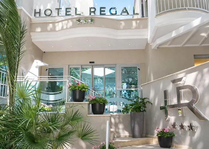 호텔 Regal 3*
